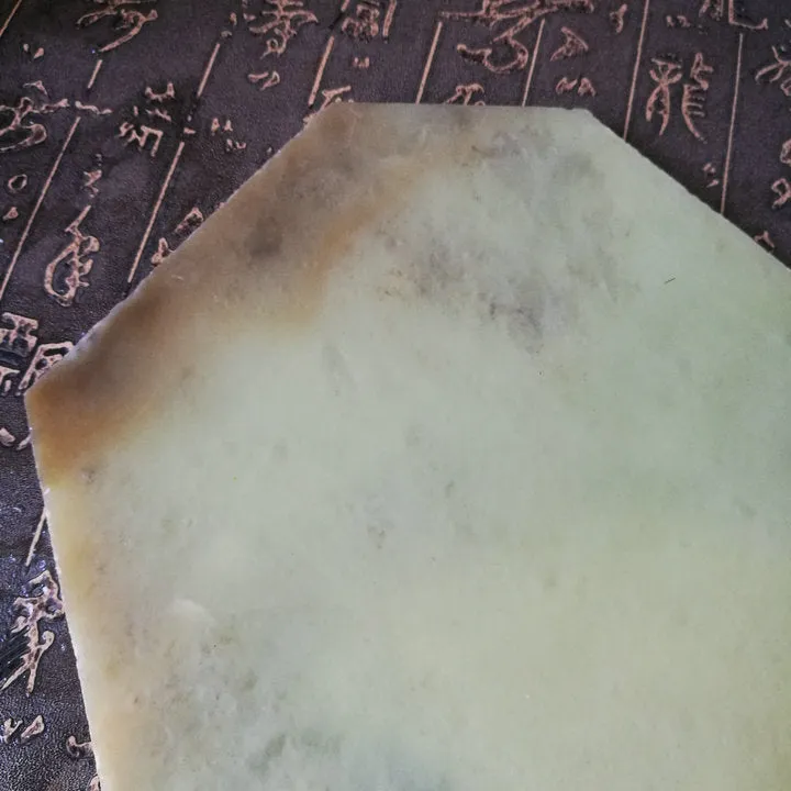 Natural Kunlun Jade Rough Nephrite Raw (576g, 18X16X1.1cm)