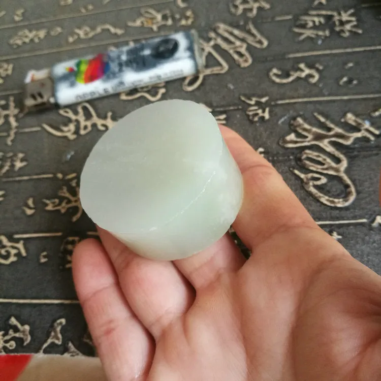 Natural Kunlun Jade Rough Nephrite Raw (78g, 4.2X1.9cm)