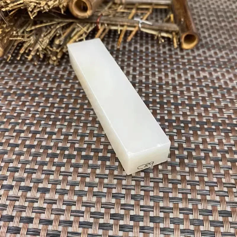 Natural Kunlun Jade Rough Nephrite Raw (81g,8.6X2.0X1.6cm)