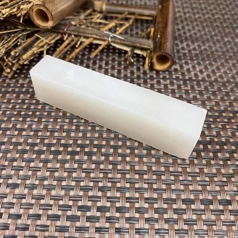Natural Kunlun Jade Rough Nephrite Raw (81g,8.6X2.0X1.6cm)