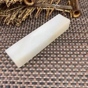 Natural Kunlun Jade Rough Nephrite Raw (81g,8.6X2.0X1.6cm)