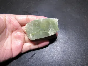 Natural Kunlun Jade Rough Nephrite Raw (85.43g, 63X31X23mm)