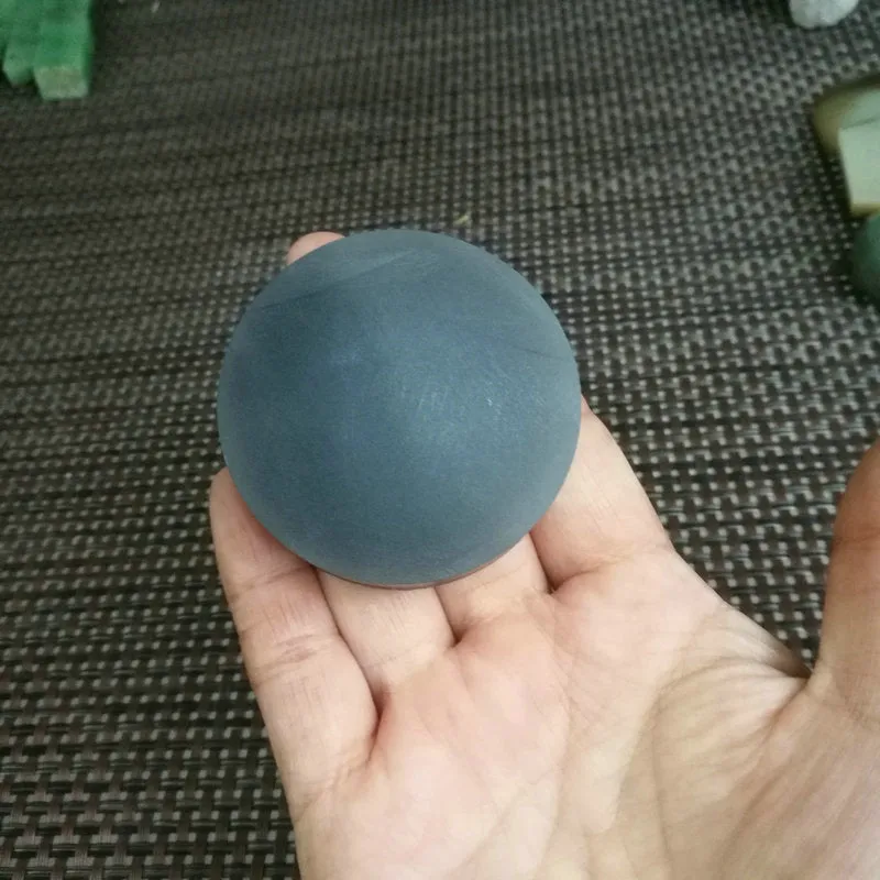 Natural Kunlun Jade Rough Nephrite Raw (86g, 5.1X1.9cm)