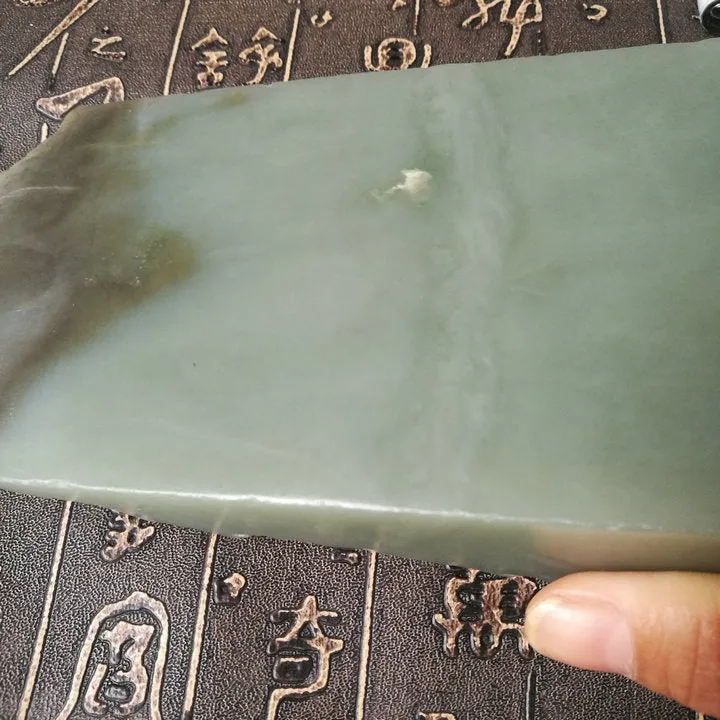 Natural Kunlun Jade Rough Nephrite Raw (876g, 14X8X3.5cm)