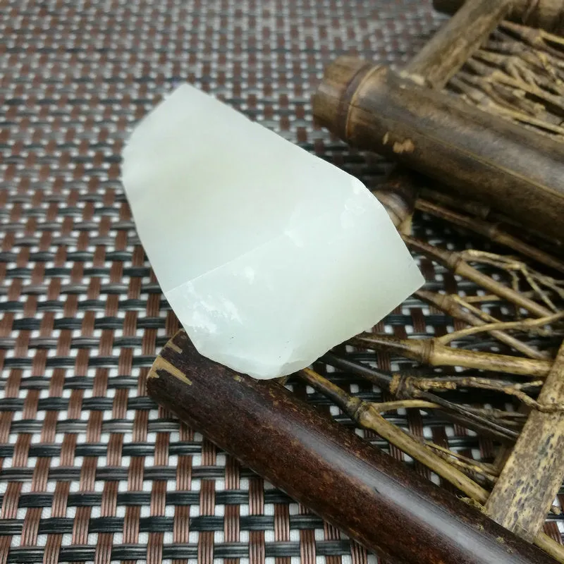 Natural Kunlun Jade Rough Nephrite Raw (87g,8.3X3.5X2.3cm)