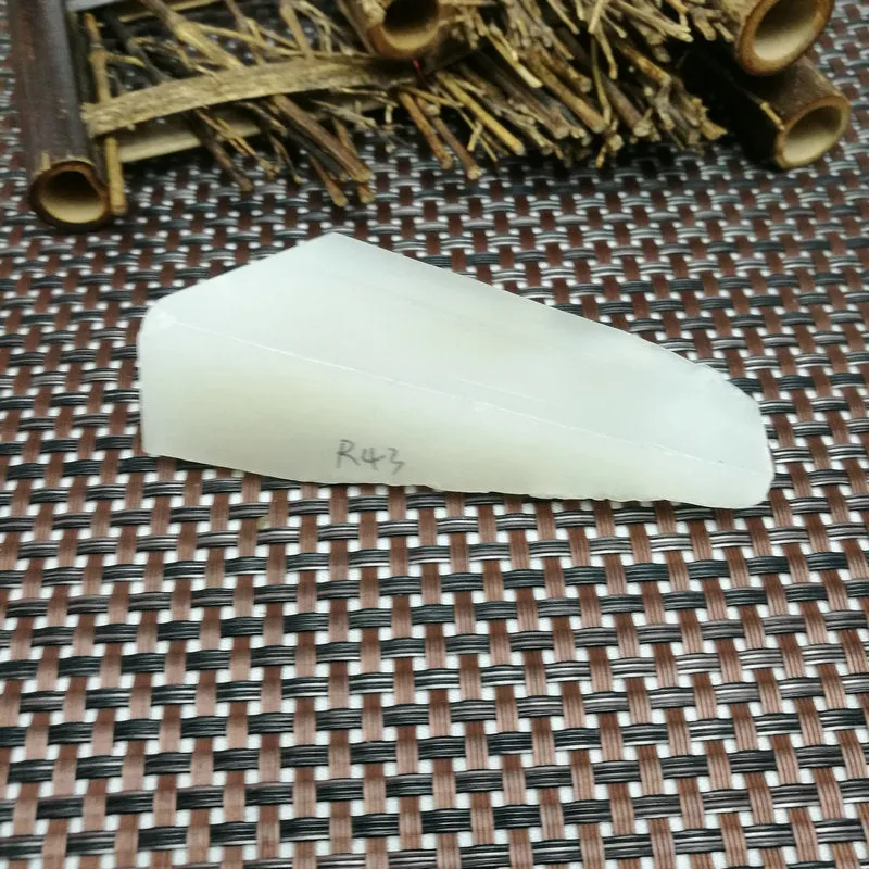 Natural Kunlun Jade Rough Nephrite Raw (87g,8.3X3.5X2.3cm)