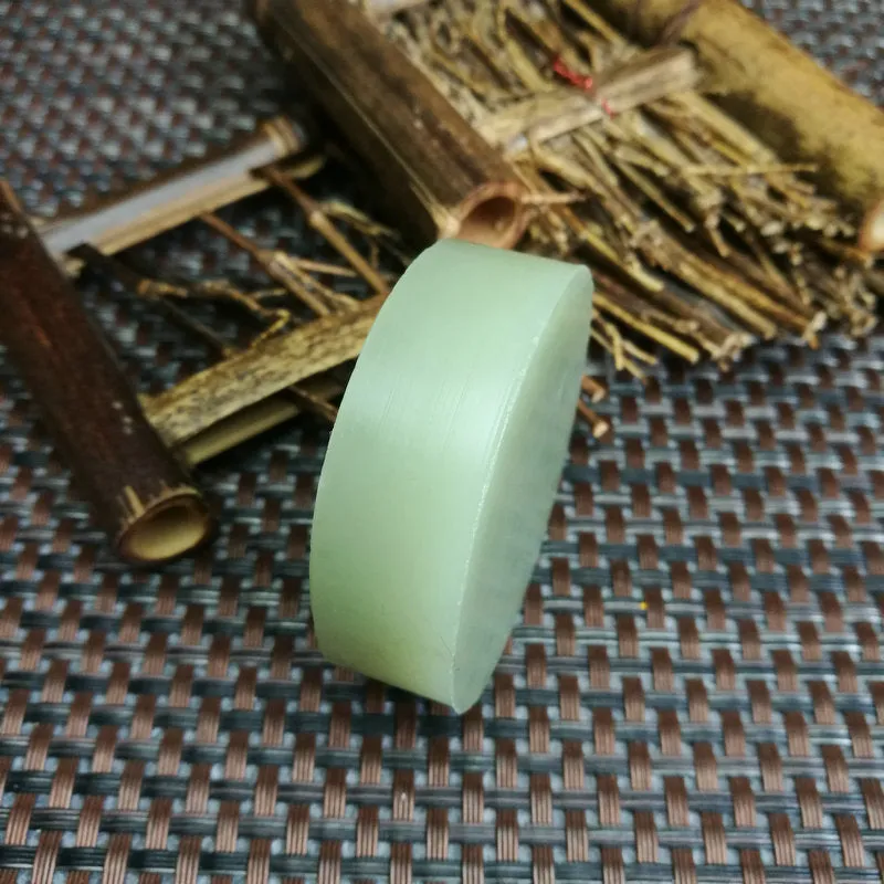 Natural Kunlun Jade Rough Nephrite Raw (94g,5.1X1.6cm)