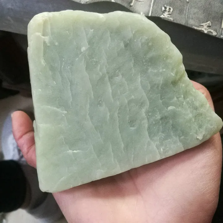 Natural Kunlun Jade Rough Nephrite Raw (965g, 12X9X8cm)