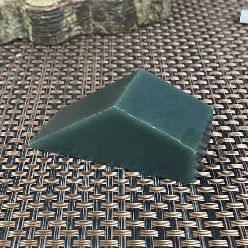 Natural Kunlun Jade Rough Nephrite Raw (99g,6.7X2.7X2.8cm)