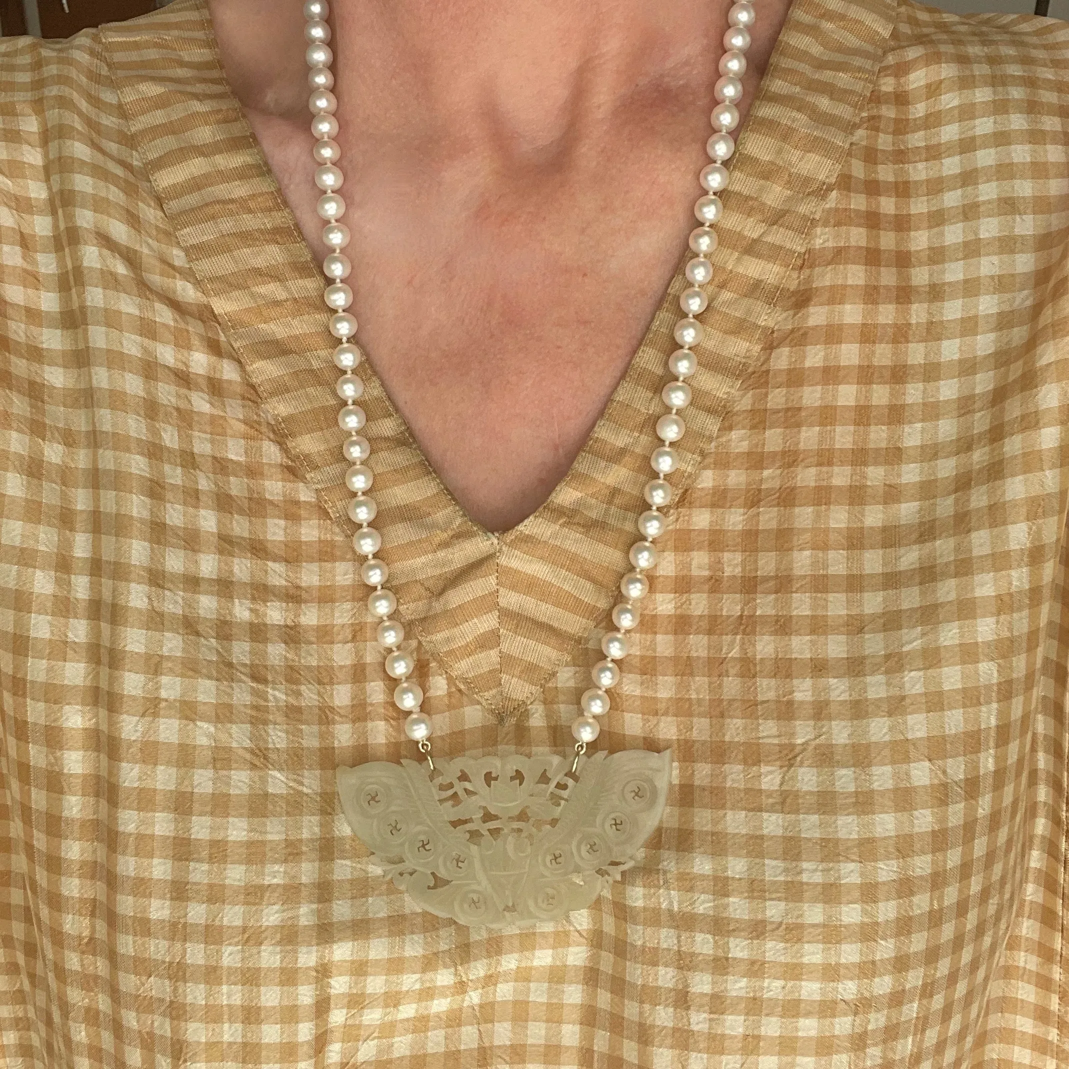 nephrite jade butterfly and gorgeous white pearl necklace
