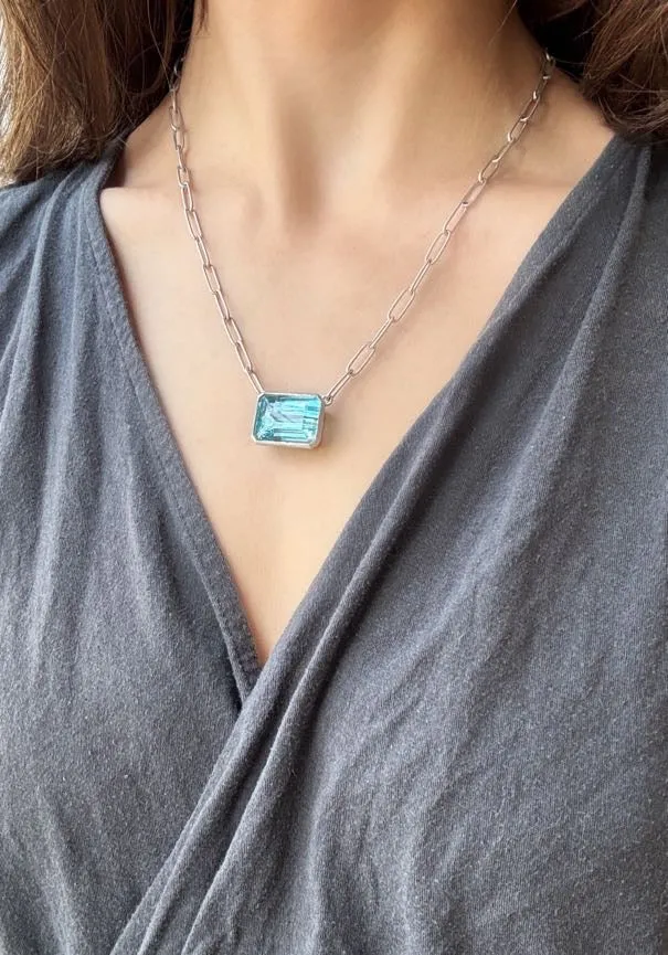 Platinum Aquamarine Bezel Set Pendant Necklace