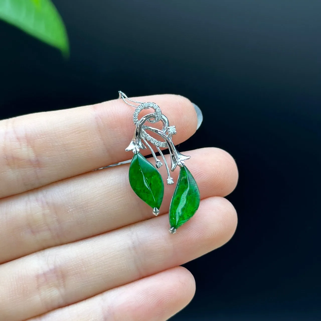 RealJade 18k White Gold Genuine Green Jadeite Jade Pendant