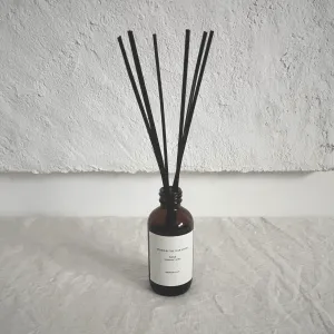 Santal, Cardamom   Amber Reed Diffuser