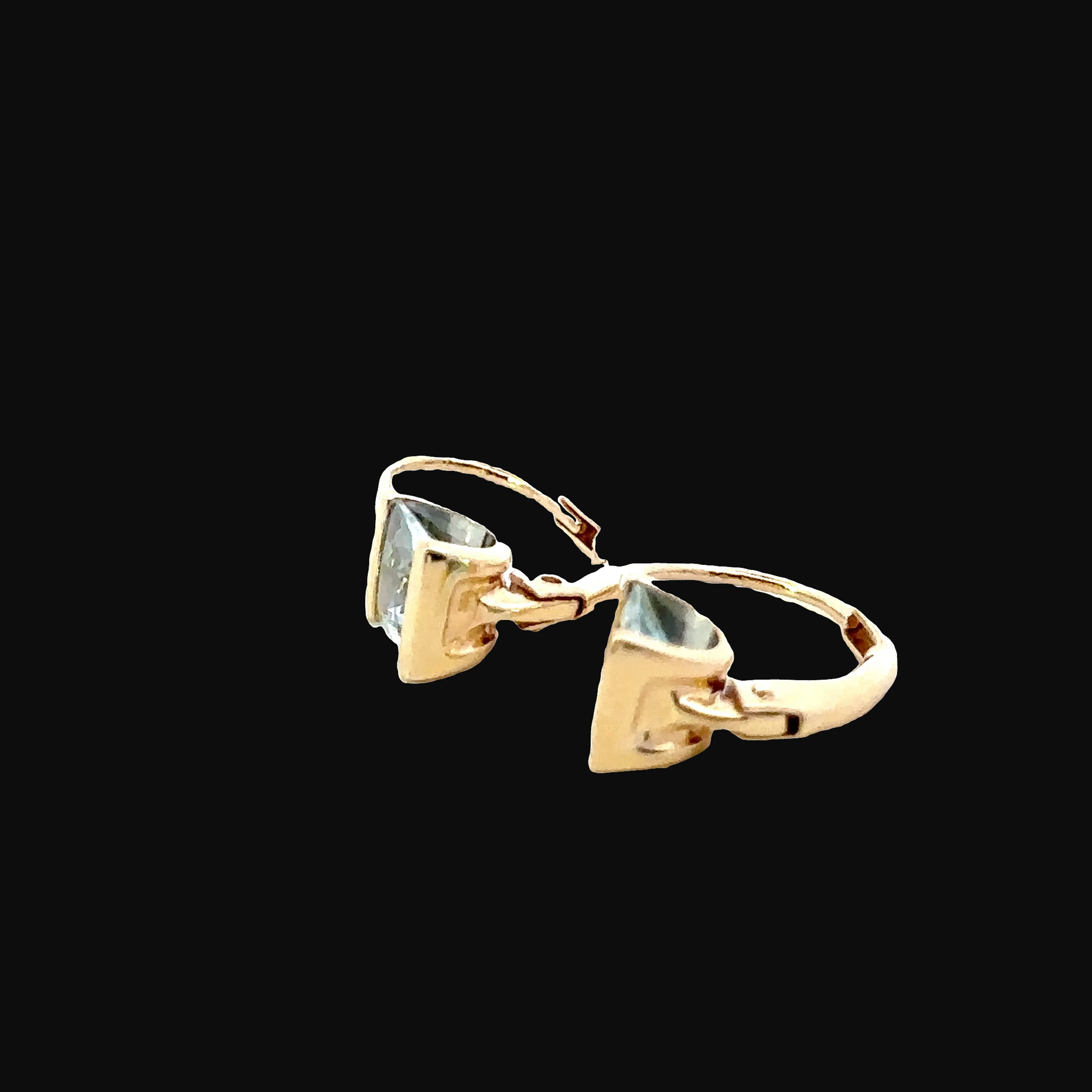 Spectacular Aquamarine Earrings in 14ct Yellow Gold.