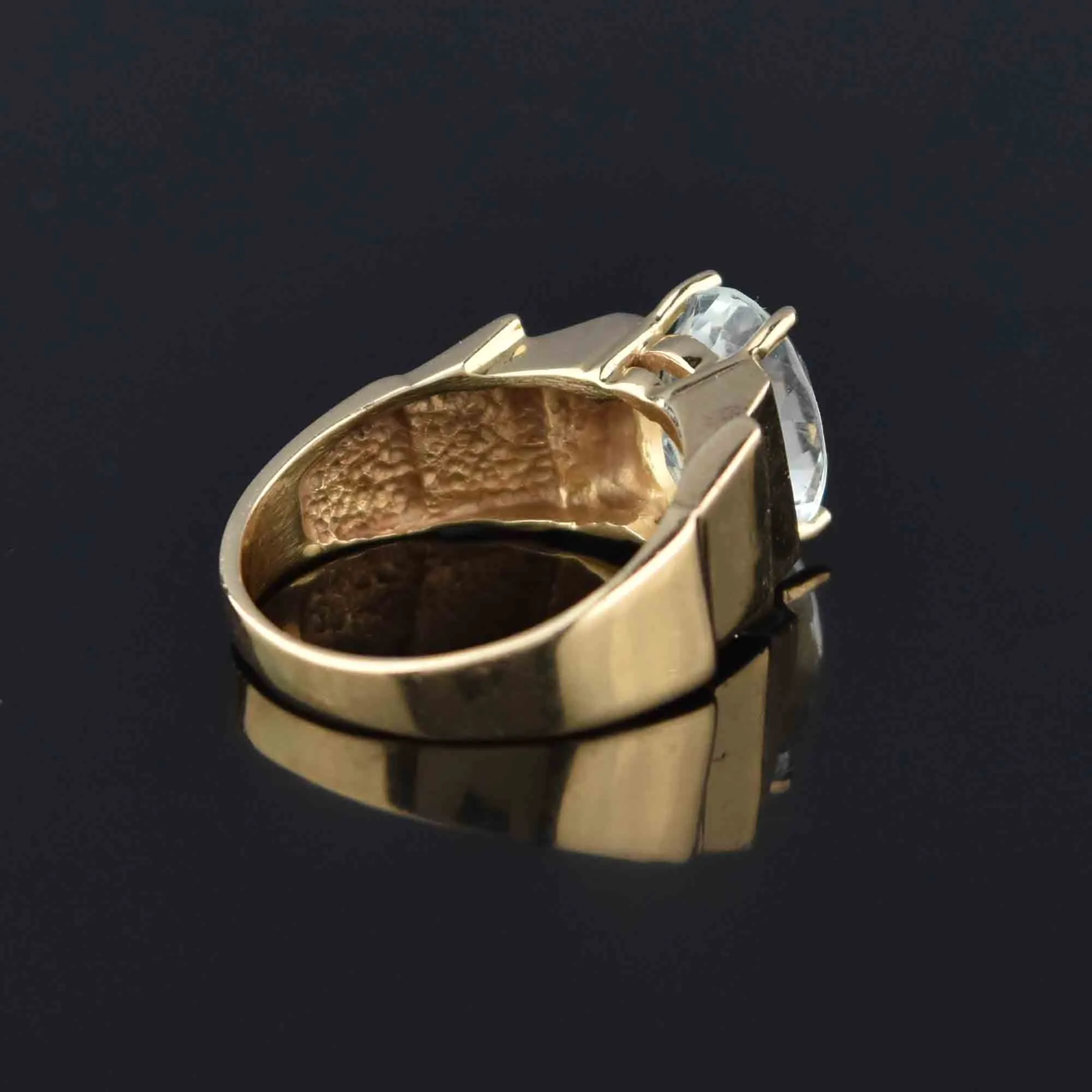 Vintage Modernist Oval Aquamarine Ring in 10K Gold