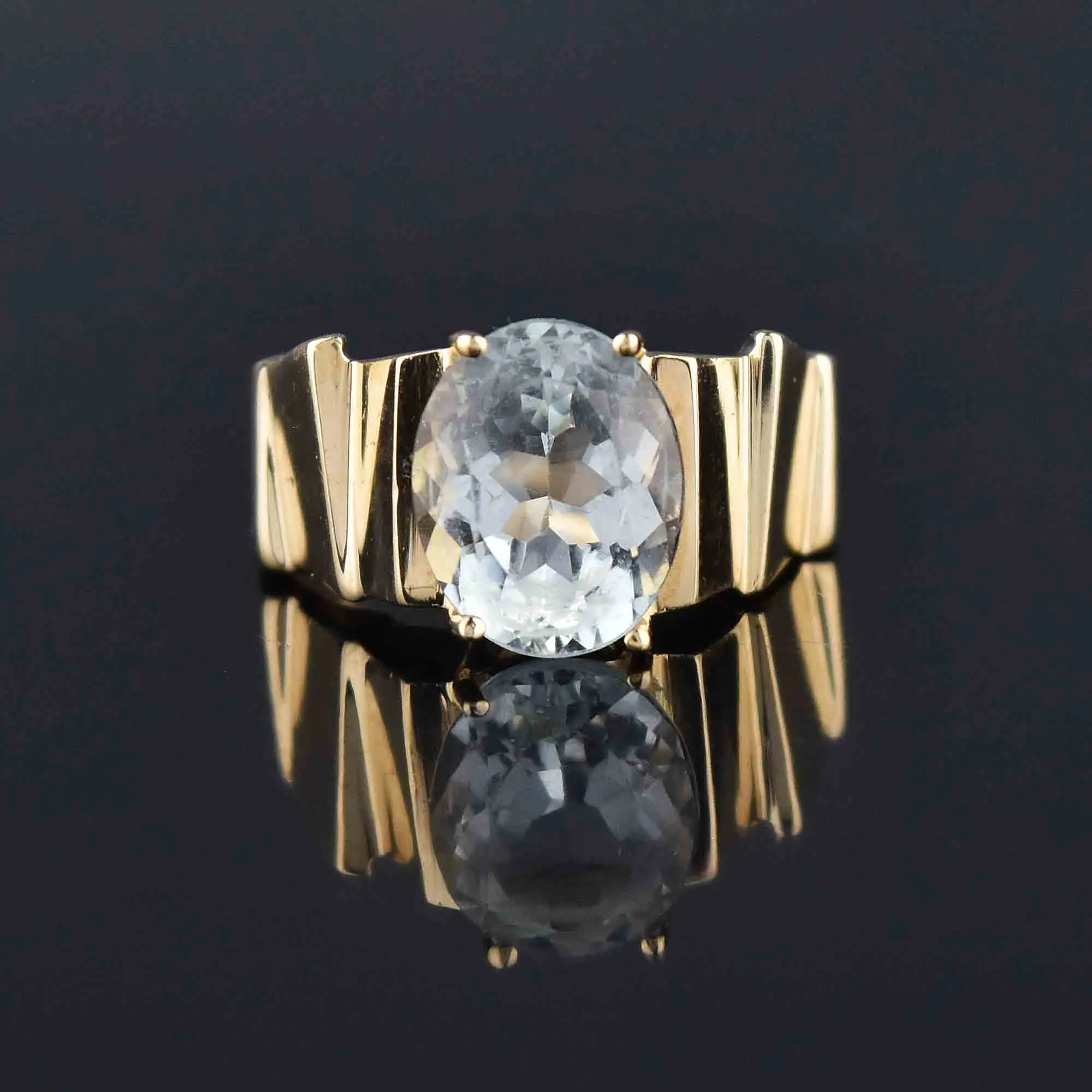 Vintage Modernist Oval Aquamarine Ring in 10K Gold