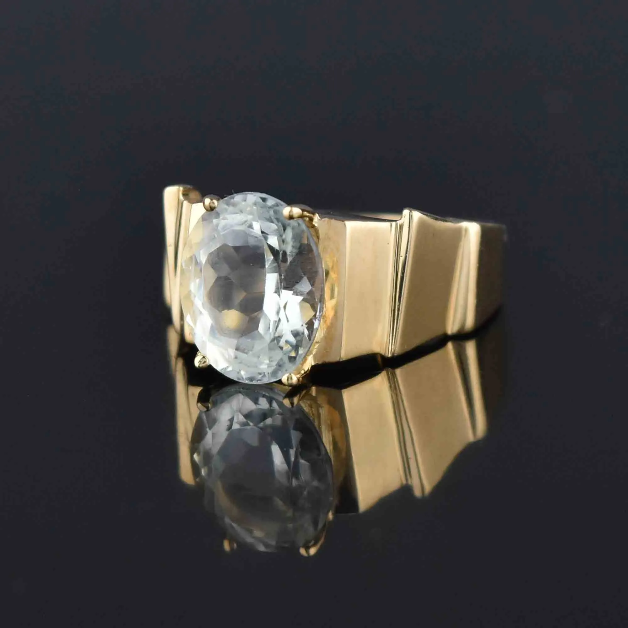 Vintage Modernist Oval Aquamarine Ring in 10K Gold