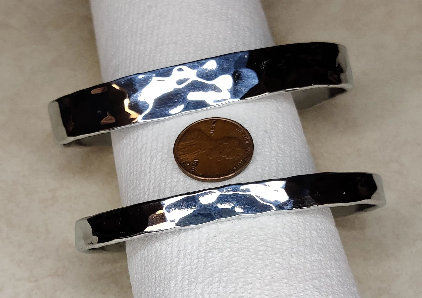 Zinc Anklet With Hammer Texture
